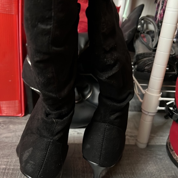 Sexy Black Suede Boots - Picture 13 of 16
